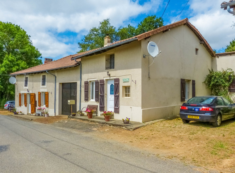 French property for sale in Étagnac, Charente - &#8364;199,000 - photo 2
