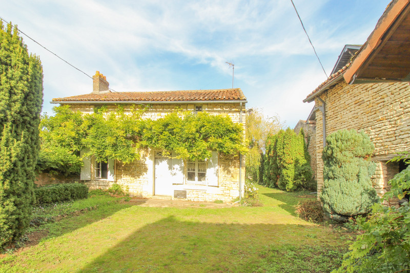 House in Angliers Vienne Nice opportunity to acquire a stone