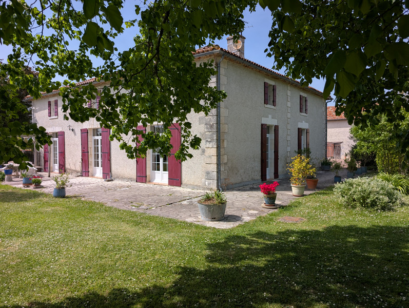 French property for sale in Condéon, Charente - €485,000 - photo 1