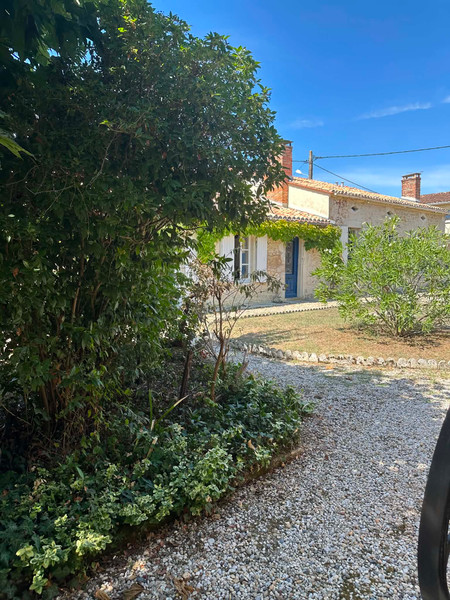 French property for sale in Queyrac, Gironde - €420,000 - photo 1