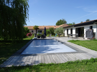 Maison à vendre à Saint-Yrieix-sur-Charente, Charente, Poitou-Charentes, avec Leggett Immobilier