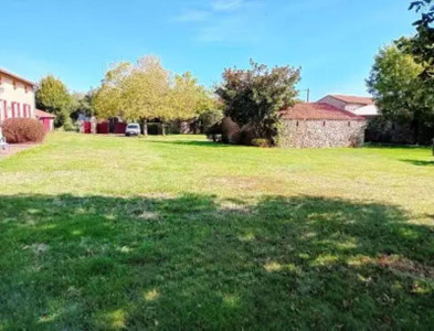 French property for sale in Mauléon, Deux-Sèvres - €445,050 - photo 2