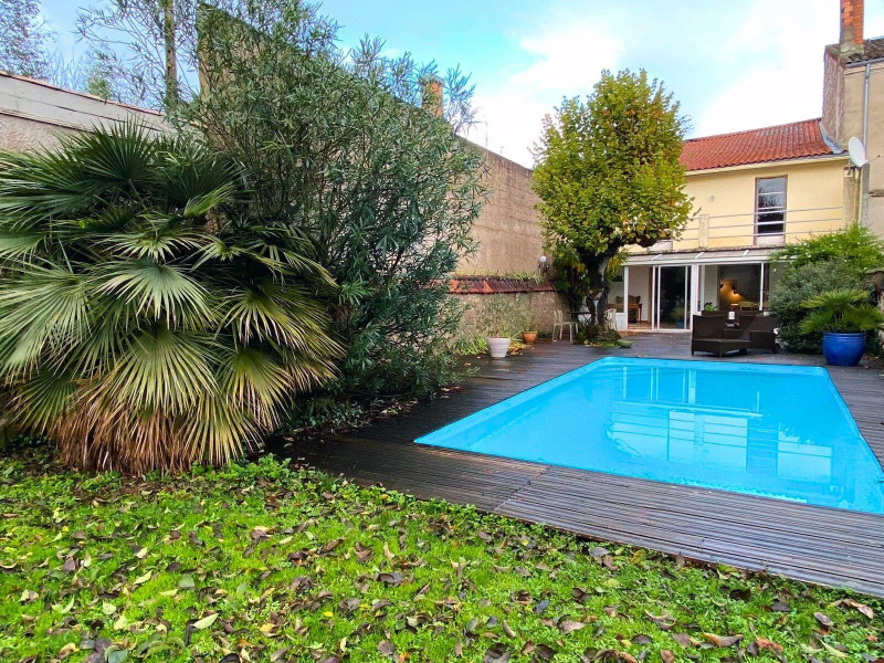 French property for sale in Villeneuve-sur-Lot, Lot-et-Garonne - €330,750 - photo 0