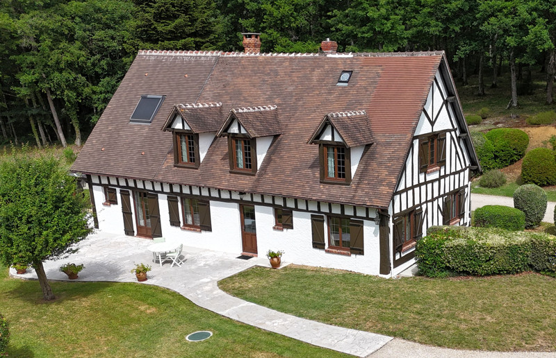 French property for sale in Saint-Médard, Indre - €1,200,000 - photo 1