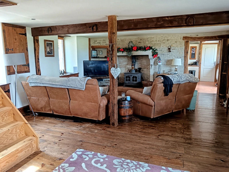 French property for sale in Mauprévoir, Vienne - €378,000 - photo 4