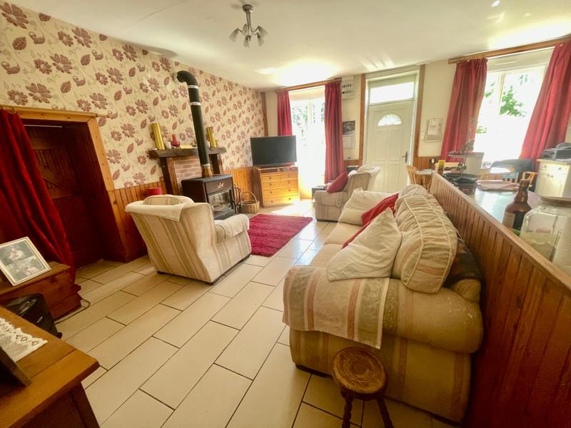 French property for sale in Lignières-Orgères, Mayenne - €166,000 - photo 2