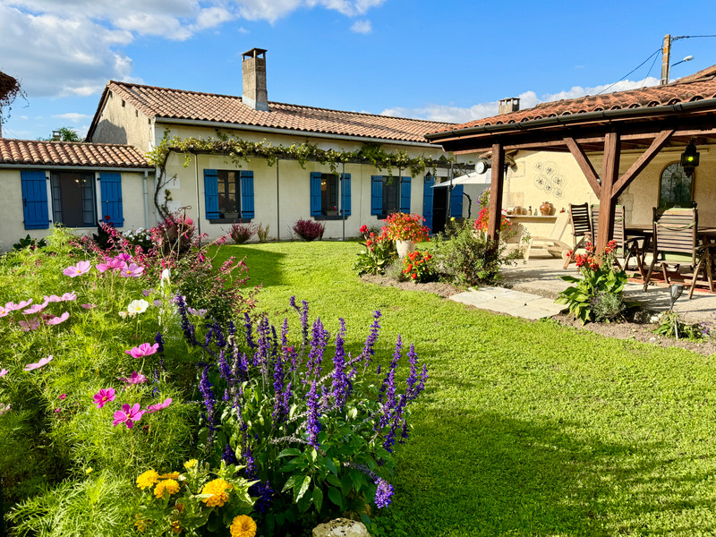 French property for sale in Parcoul-Chenaud, Dordogne - €170,000 - photo 0