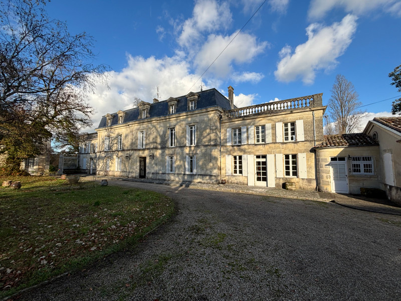 French property for sale in Cherves-Richemont, Charente - €698,250 - photo 0