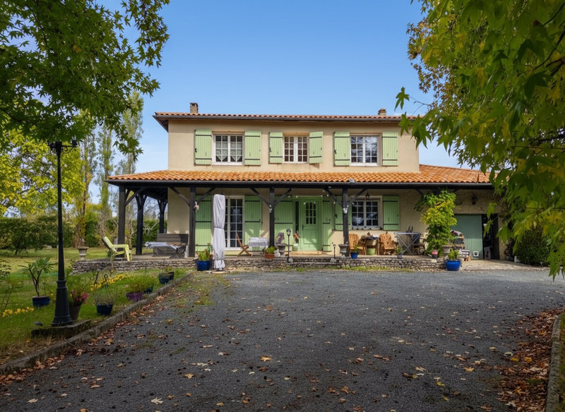 French property for sale in Lamonzie-Saint-Martin, Dordogne - €330,000 - photo 0