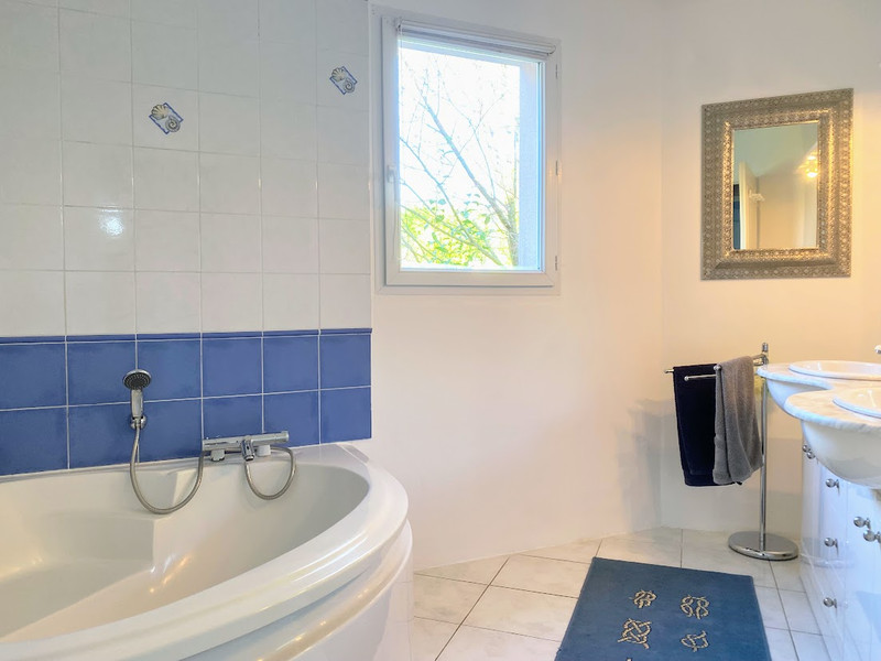 French property for sale in Mansle, Charente - €360,400 - photo 11