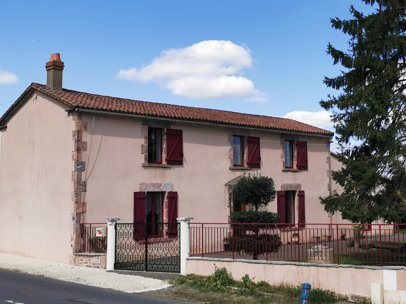 House for sale in SaintPierreduChemin Vendée Beautifully