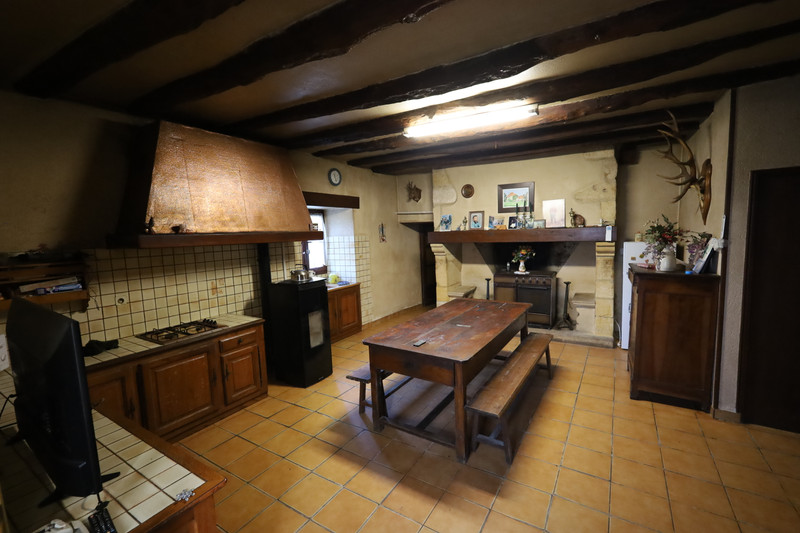 French property for sale in Peyzac-le-Moustier, Dordogne - €371,000 - photo 3