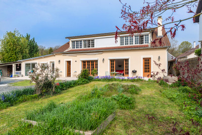 Maison à vendre à Moret-Loing-et-Orvanne, Seine-et-Marne, Île-de-France, avec Leggett Immobilier