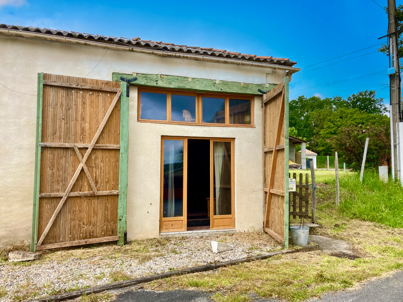 Maison à vendre à Touvérac, Charente - 213 840 € - photo 1