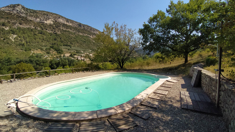 French property for sale in Sahune, Drôme - €349,000 - photo 2