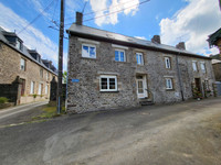 Maison à vendre à Fougerolles-du-Plessis, Mayenne - 65.000 € - photo 1