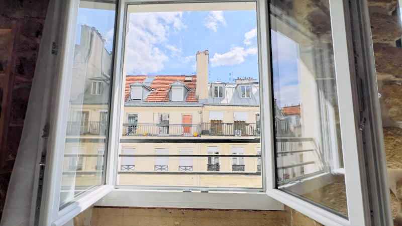 French property for sale in Paris 2e Arrondissement, Paris - €525,000 - photo 2