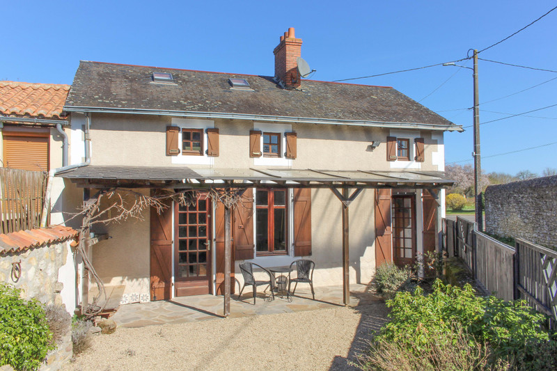 House for sale in Aubigny DeuxSèvres Nicely renovated 3bedroom