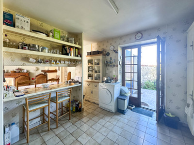 French property for sale in Varaize, Charente-Maritime - €174,960 - photo 6