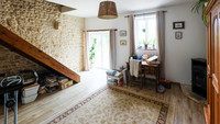 Maison à vendre à Saint-Pierre-de-Juillers, Charente-Maritime - 265.000 € - photo 10