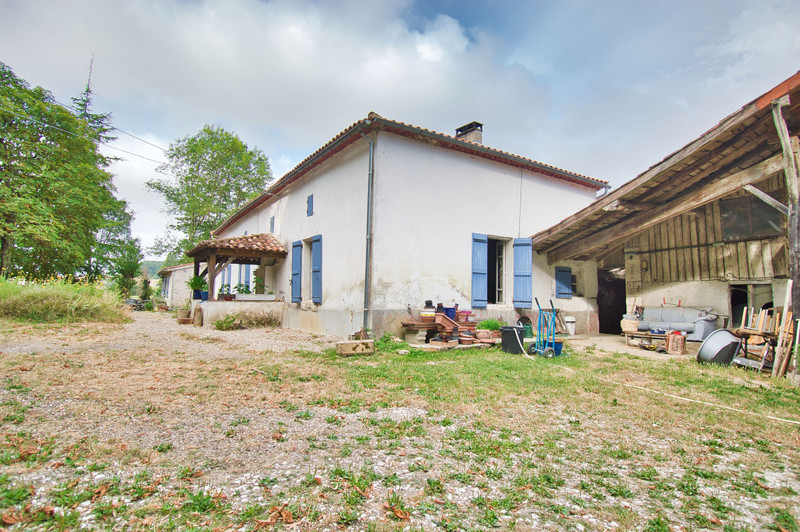 French property for sale in Saint-Pastour, Lot-et-Garonne - €214,000 - photo 1