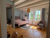 Maison à vendre à Saint-Même-les-Carrières, Charente - 372.500 € - photo 9