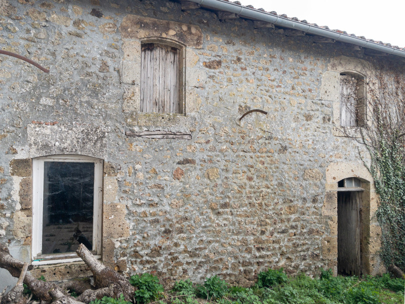 French property for sale in Pressignac, Charente - €82,500 - photo 1