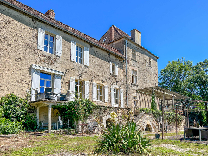 Chateau à vendre à Saint-Jory-de-Chalais, Dordogne - 1 155 000 € - photo 1