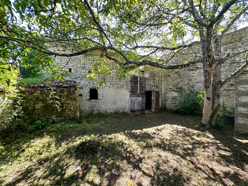 French property for sale in Bresdon, Charente-Maritime - €147,150 - photo 2