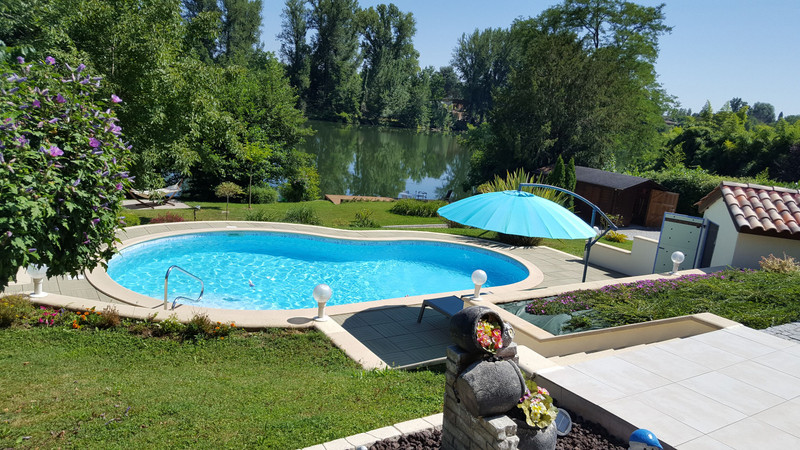 French property for sale in Pinel-Hauterive, Lot-et-Garonne - €480,000 - photo 1