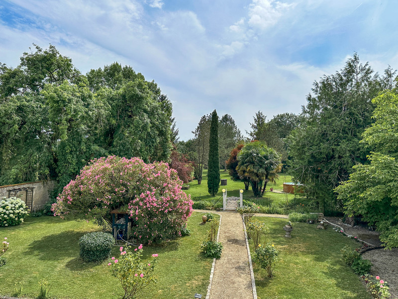 Propriété à vendre à Courcerac, Charente-Maritime - 546 000 €
