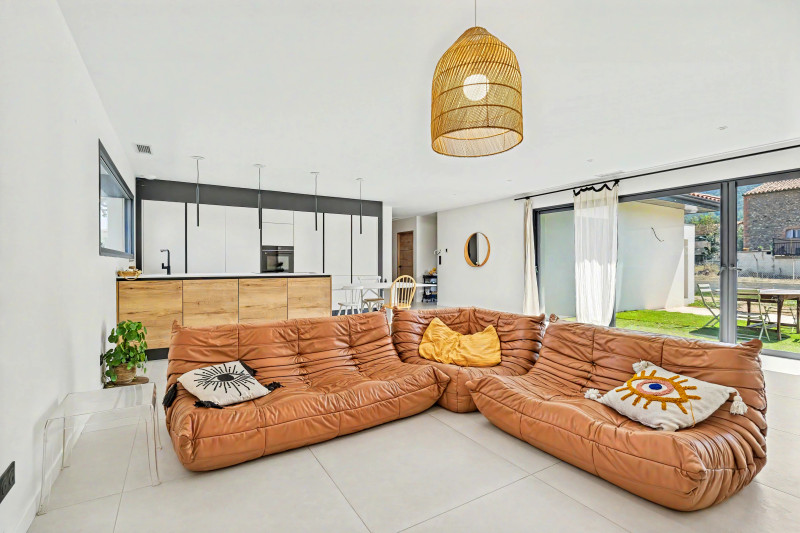 French property for sale in Finestret, Pyrénées-Orientales - €380,000 - photo 1