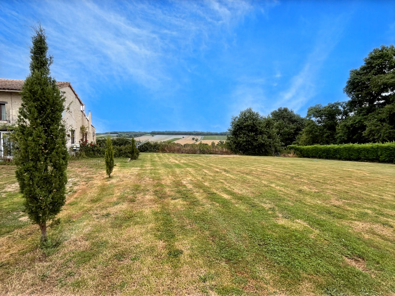 French property for sale in Pommiers-Moulons, Charente-Maritime - €397,500 - photo 1