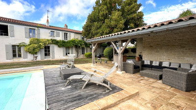 French property for sale in Dompierre-sur-Mer, Charente-Maritime - €1,190,000 - photo 1