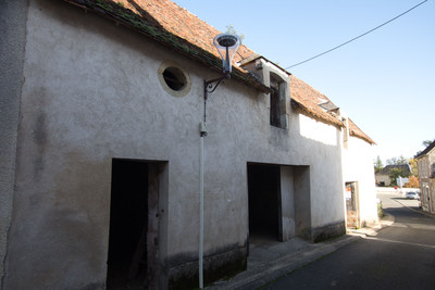 Grange à vendre à La Trimouille, Vienne, Poitou-Charentes, avec Leggett Immobilier