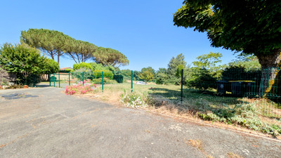 French property for sale in Pompignac, Gironde - €299,697 - photo 2