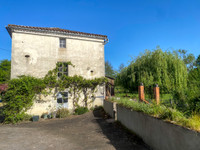 Propriété à vendre à Saint-Claud, Charente - 318 000 € - photo n°2