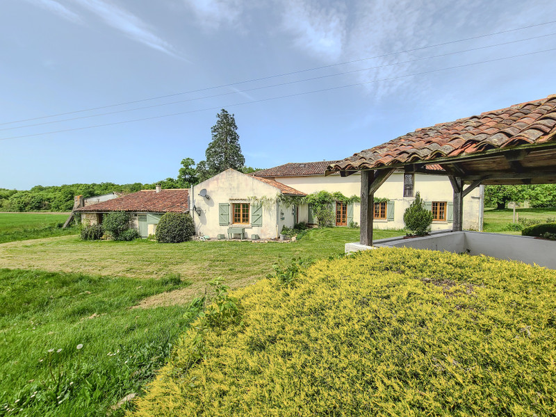 French property for sale in Genouillé, Vienne - €599,000 - photo 5
