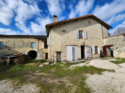 Maison à vendre à Tusson, Charente, Poitou-Charentes, avec Leggett Immobilier