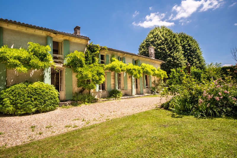 House in SaintÉmilion Gironde Elegant FARMHOUSE 6 beds 5 baths