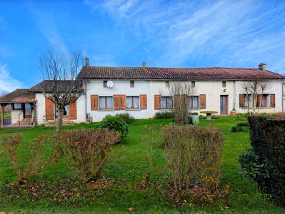 Maison à vendre à Pouillac, Charente-Maritime, Poitou-Charentes, avec Leggett Immobilier