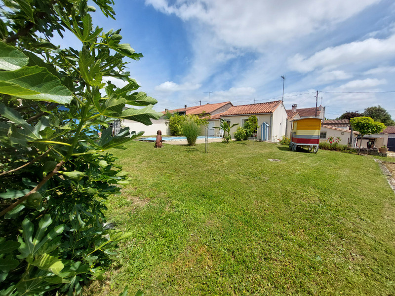 French property for sale in Soyaux, Charente - €232,000 - photo 1