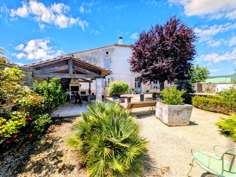 French property for sale in Verteuil-sur-Charente, Charente - €316,000 - photo 1