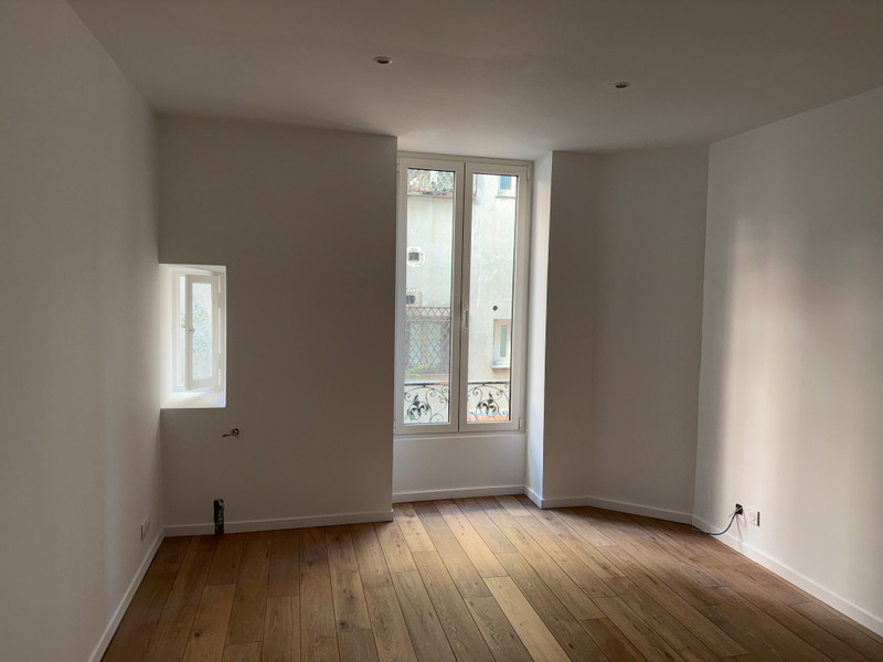 French property for sale in Nice, Alpes-Maritimes - €200,000 - photo 2