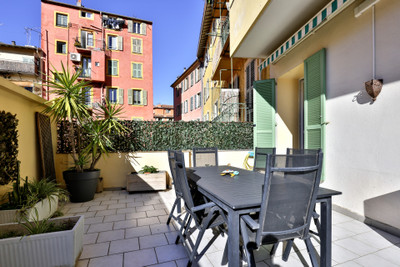 French property for sale in Nice, Alpes-Maritimes - €585,000 - photo 2