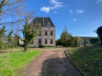Chateau à vendre à Bassac, Charente - 349 995 € - photo 1