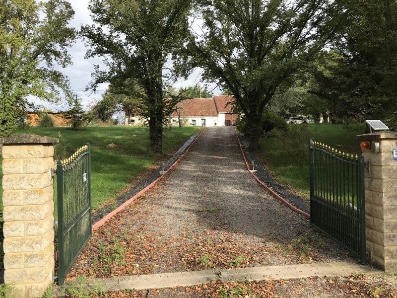 House for sale in ChâteauneufsurCher Cher Large rural family home