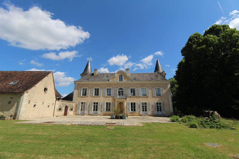 Propriété à vendre à Lureuil, Indre - 1 195 000 €