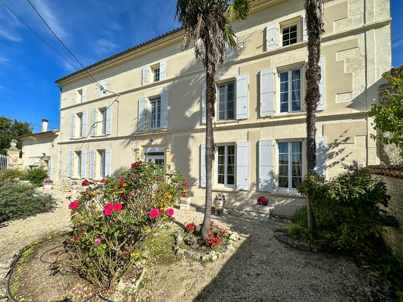 Maison à vendre à Courcerac, Charente-Maritime - 330 750 € - photo 1
