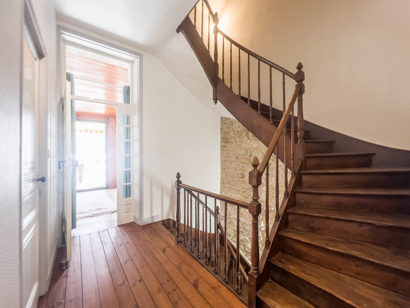 French property for sale in Angoulême, Charente - €299,500 - photo 3